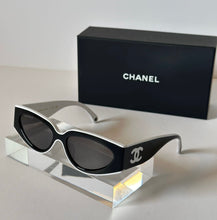 Charger l'image dans la galerie, Lunettes de soleil Chanel
