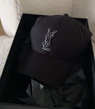 Charger l'image dans la galerie, Casquette Yves Saint Laurent
