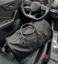 Charger l'image dans la galerie, Sac de voyage Prada
