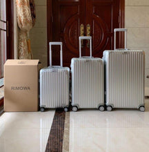 Charger l'image dans la galerie, Valise Rimowa
