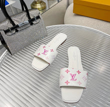 Charger l'image dans la galerie, Mules Louis Vuitton
