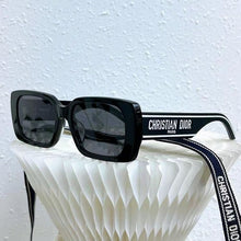 Charger l'image dans la galerie, Lunettes de soleil Dior
