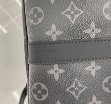 Charger l'image dans la galerie, Sac de voyage Louis Vuitton 60 cm

