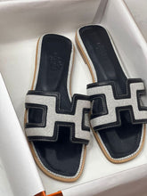 Charger l'image dans la galerie, Mules Hermès Oran Denim
