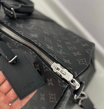 Charger l'image dans la galerie, Sac de voyage Louis Vuitton 60 cm
