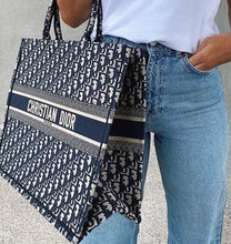 Load image into Gallery viewer, Dior tote bag

