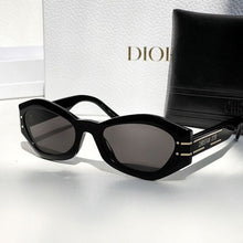 Charger l'image dans la galerie, Lunettes de soleil Dior

