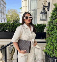 Load image into Gallery viewer, Louis Vuitton clutch
