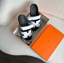 Charger l'image dans la galerie, Sandales Hermès Chypre
