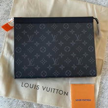 Load image into Gallery viewer, Louis Vuitton clutch
