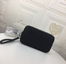 Charger l'image dans la galerie, Pochette Louis Vuitton
