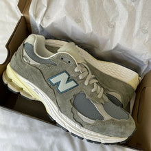 Charger l'image dans la galerie, New Balance 2002R
