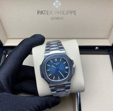 Charger l'image dans la galerie, Montre Patek Philippe Nautilus
