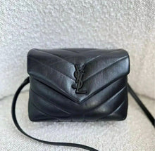 Charger l'image dans la galerie, Sac Yves Saint Laurent Loulou Toy
