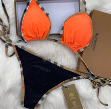 Charger l'image dans la galerie, Maillot de Bain Burberry réversible
