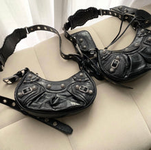 Charger l'image dans la galerie, Sac Balenciaga « Cagole »
