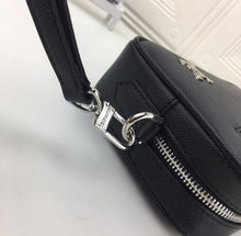 Charger l'image dans la galerie, Pochette Louis Vuitton
