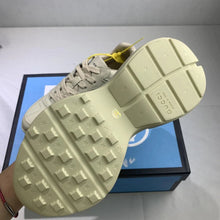 Load image into Gallery viewer, Gucci sneakers
