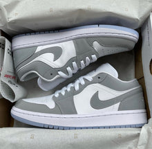 Load image into Gallery viewer, Air Jordan 1 low
