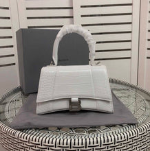 Charger l'image dans la galerie, Sac Balenciaga  « Hourglass »
