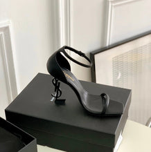 Charger l'image dans la galerie, Talons Yves Saint Laurent
