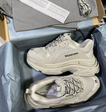 Load image into Gallery viewer, Balenciaga Triple S
