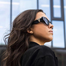 Charger l'image dans la galerie, Lunettes de soleil Versace

