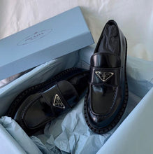 Charger l'image dans la galerie, Mocassins Prada
