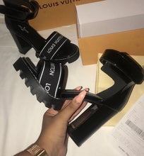 Load image into Gallery viewer, Louis Vuitton heels

