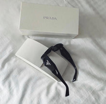 Charger l'image dans la galerie, Lunettes de soleil Prada
