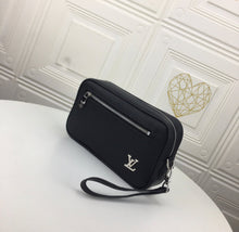 Charger l'image dans la galerie, Pochette Louis Vuitton
