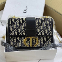 Charger l'image dans la galerie, Sac Dior Montaigne
