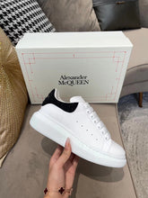 Charger l'image dans la galerie, Alexander McQueen
