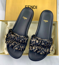 Charger l'image dans la galerie, Claquettes Fendi
