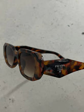 Charger l'image dans la galerie, Lunettes de soleil Prada
