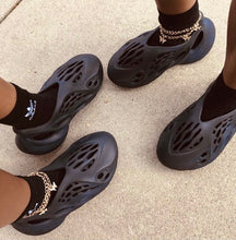 Charger l'image dans la galerie, Yeezy Foam RNNR
