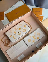 Load image into Gallery viewer, Louis Vuitton Félicie clutch
