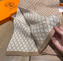 Charger l'image dans la galerie, Écharpe Hermès
