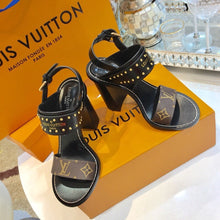 Load image into Gallery viewer, Louis Vuitton heels
