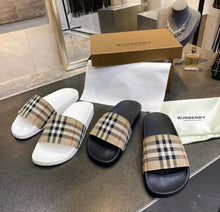 Charger l'image dans la galerie, Claquettes Burberry
