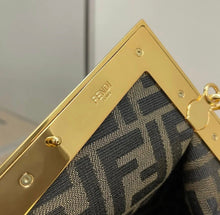 Charger l'image dans la galerie, Sac Fendi First
