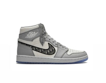 Load image into Gallery viewer, Air Jordan 1 x Dior Kids

