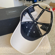 Charger l'image dans la galerie, Casquette Yves Saint Laurent
