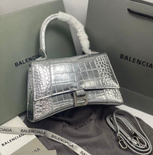 Charger l'image dans la galerie, Sac Balenciaga « Hourglass »
