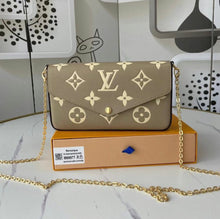 Load image into Gallery viewer, Louis Vuitton Félicie clutch
