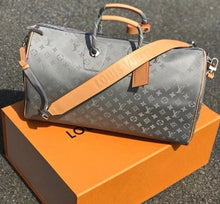 Charger l'image dans la galerie, Sac de voyage Louis Vuitton
