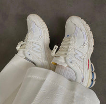 Charger l'image dans la galerie, New Balance 2002R

