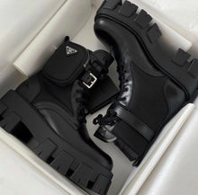 Charger l'image dans la galerie, Bottes Prada
