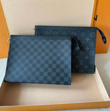 Load image into Gallery viewer, Louis Vuitton clutch
