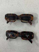 Charger l'image dans la galerie, Lunettes de soleil Prada
